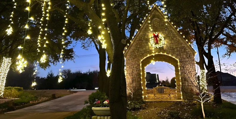 hoa christmas lighting